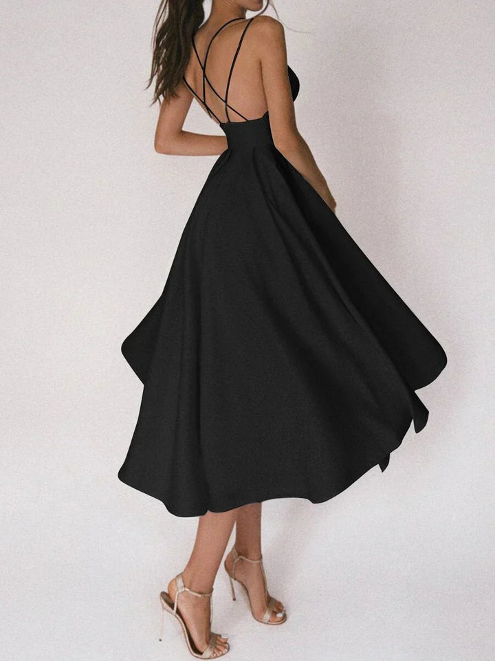 Elara - Graceful Minimalist Dress