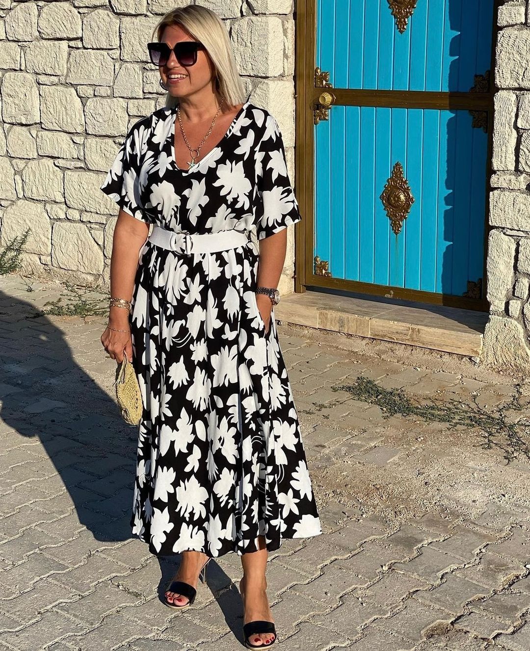 CHARMAINE | ELEGANT DRESS WITH TUMMY COVERAGE